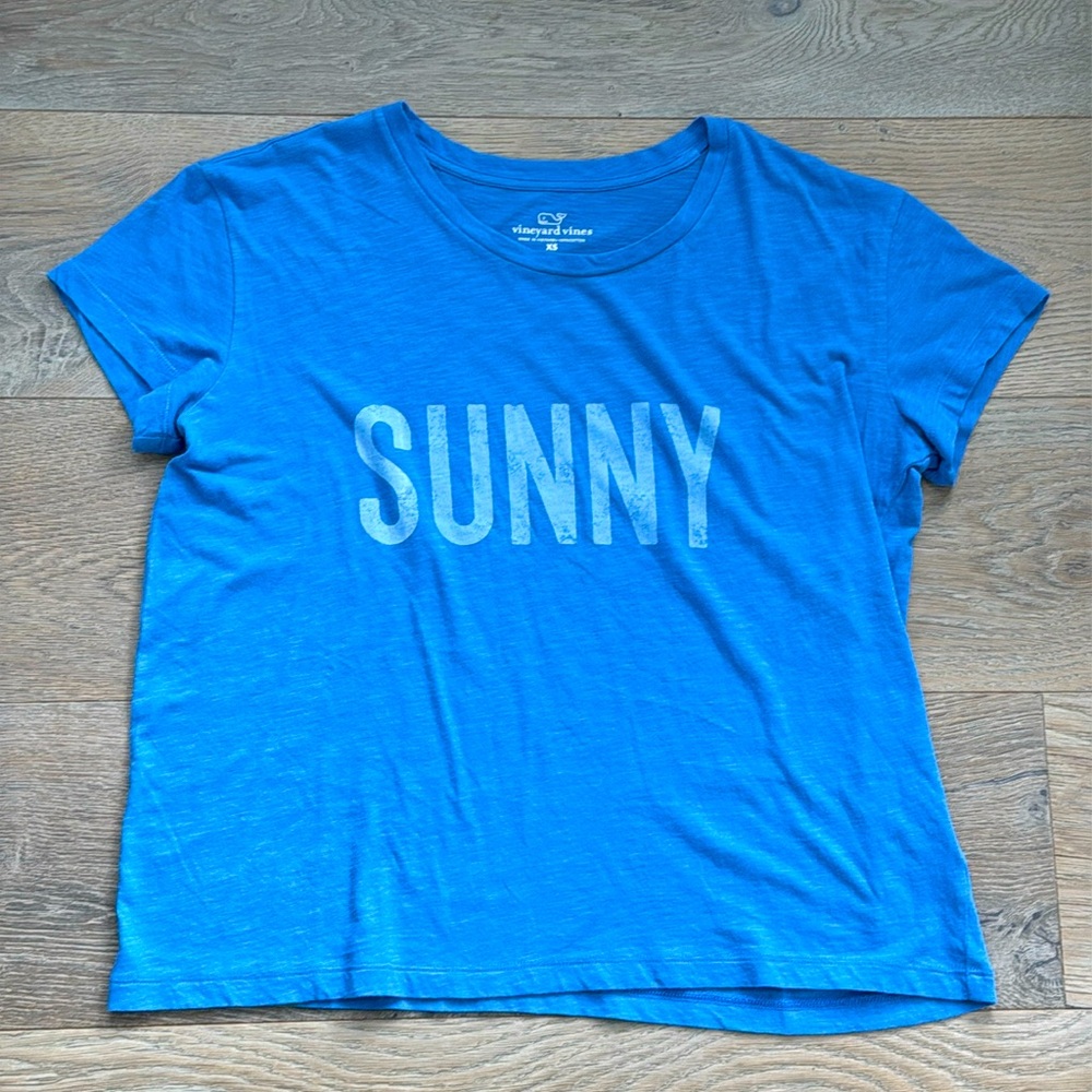 Vineyard Vines Oversized Sky Blue “SUNNY” Graphic Crew Neck T Shirt 💯 Cotton -XS